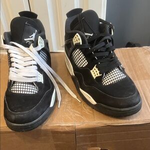 Mens Jordan-fours sz -12